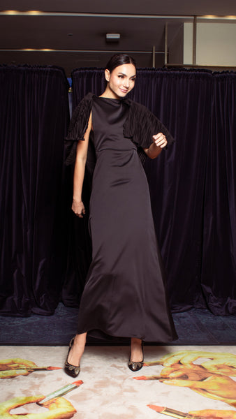 Wings for Overlap Upper Body Long Dress - Black E-Pleat