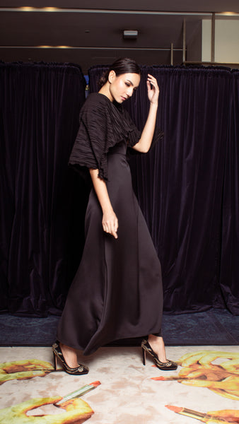 Wings for Overlap Upper Body Long Dress - Black E-Pleat