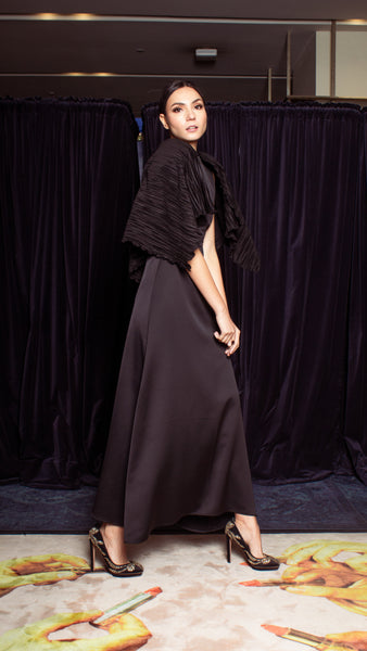 Wings for Overlap Upper Body Long Dress - Black E-Pleat