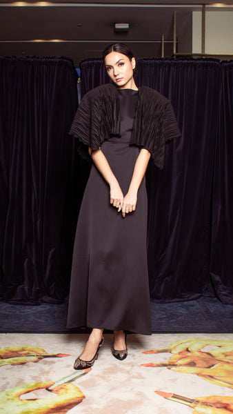 Wings for Overlap Upper Body Long Dress - Black E-Pleat
