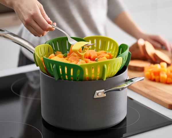 Joseph Joseph Bloom™ Folding Steamer Basket