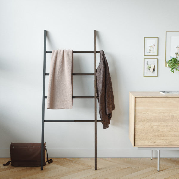 Umbra Black/Walnut Hub Blanket Ladder