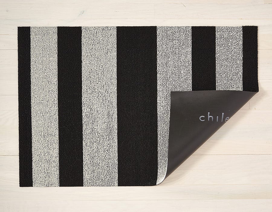 Chilewich Shag Bold Stripe Utility Mat Black/White