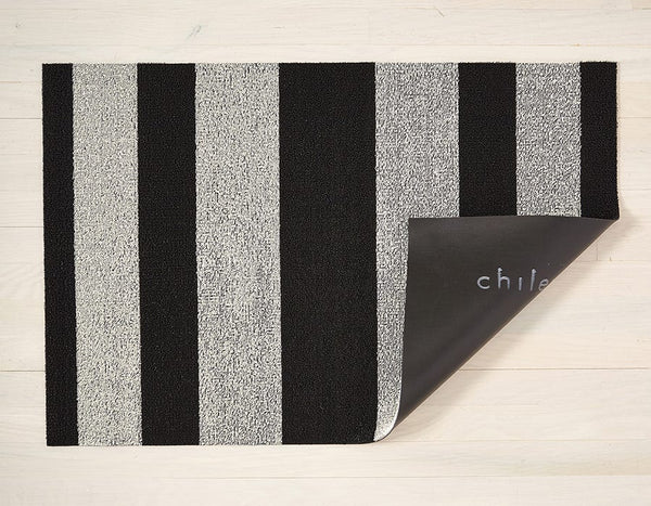Chilewich Shag Bold Stripe Utility Mat Black/White